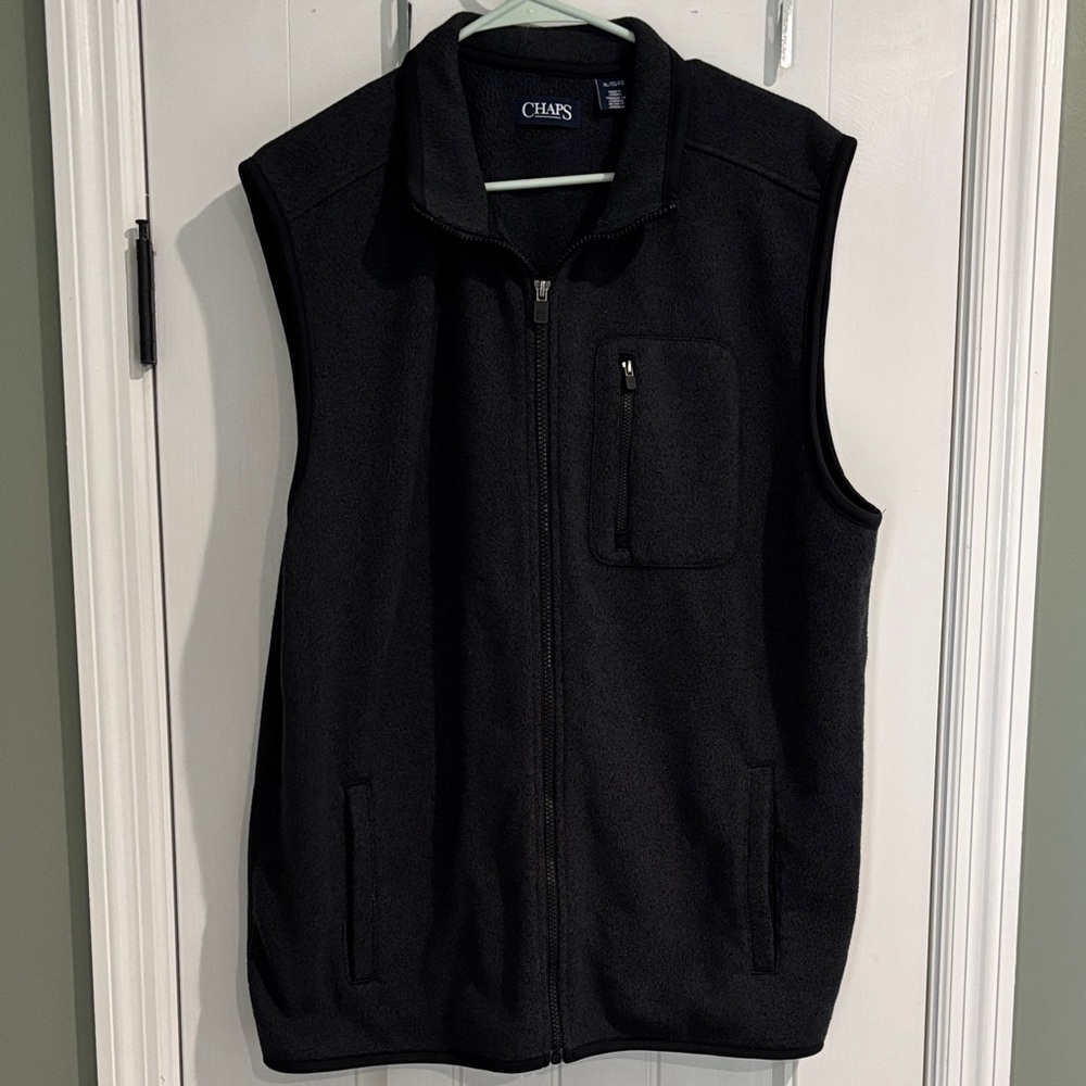 Chaps Men's Black Zip-Up Vest